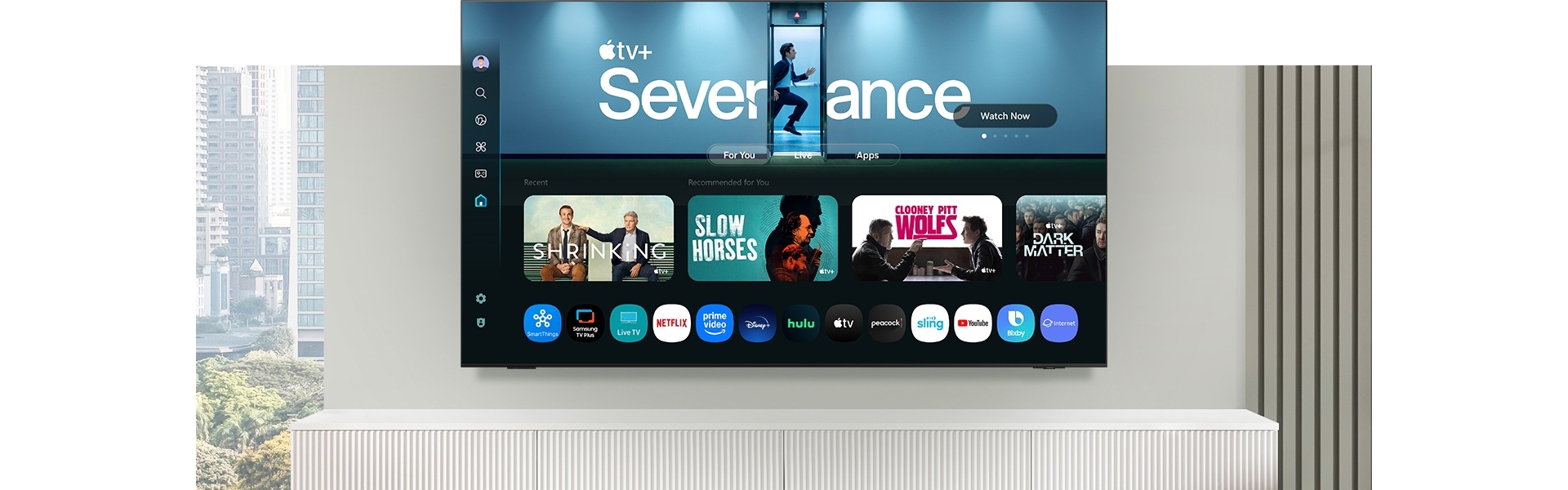 A TV displays a One UI Tizen screen with options to stream free TV and various apps and services like Samsung TV Plus.